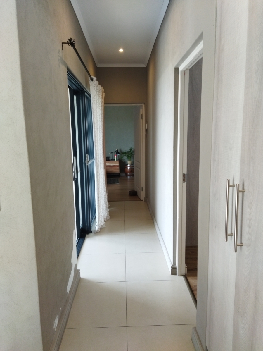 5 Bedroom Property for Sale in Parklands North Western Cape